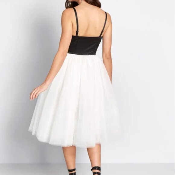 Collectif London Diana Swing Dress with Tulle Skirt | Vintage Style - Picture 3 of 7